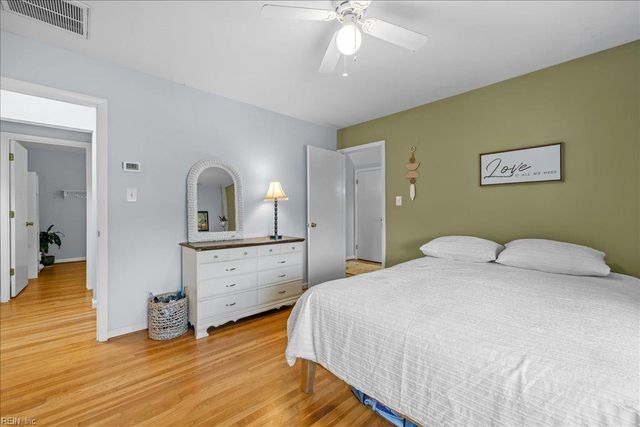 14 Huguenot RD, Newport News, VA 23606