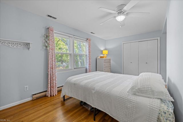 14 Huguenot RD, Newport News, VA 23606