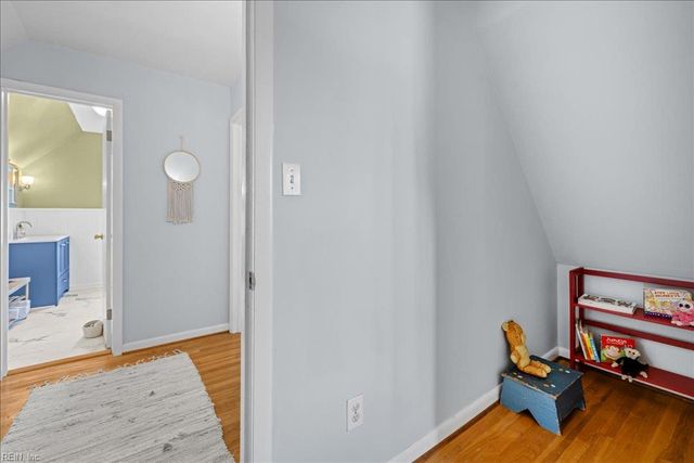 14 Huguenot RD, Newport News, VA 23606