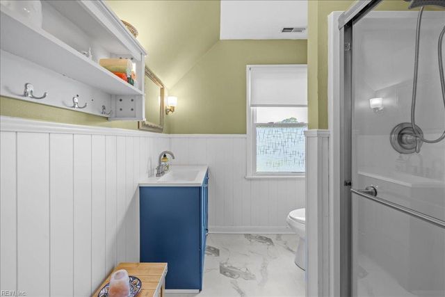 14 Huguenot RD, Newport News, VA 23606