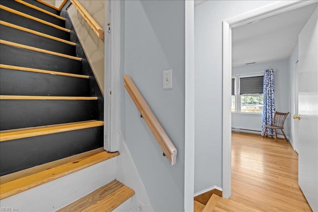 14 Huguenot RD, Newport News, VA 23606