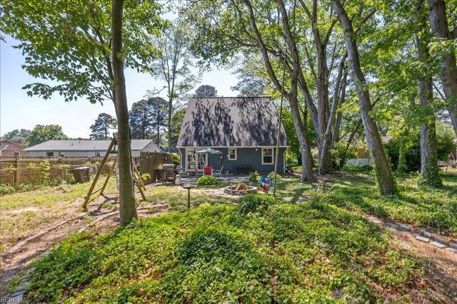 14 Huguenot RD, Newport News, VA 23606