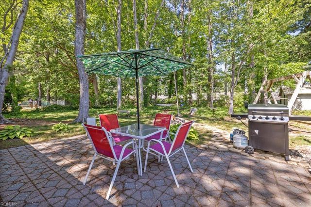 14 Huguenot RD, Newport News, VA 23606