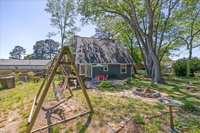 14 Huguenot RD, Newport News, VA 23606