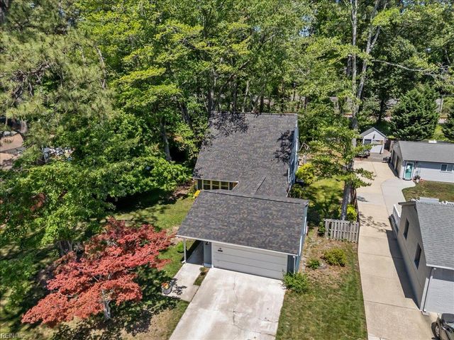 14 Huguenot RD, Newport News, VA 23606