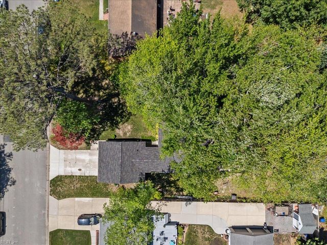 14 Huguenot RD, Newport News, VA 23606