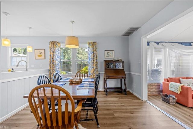 14 Huguenot RD, Newport News, VA 23606