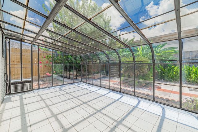 13911 Locke Lane, Houston, TX 77077