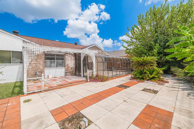 13911 Locke Lane, Houston, TX 77077