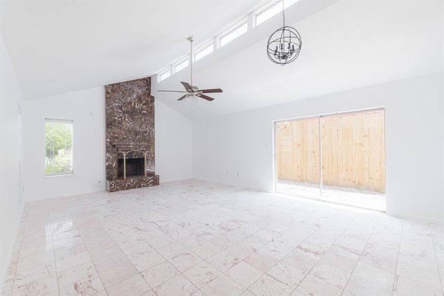 13911 Locke Lane, Houston, TX 77077