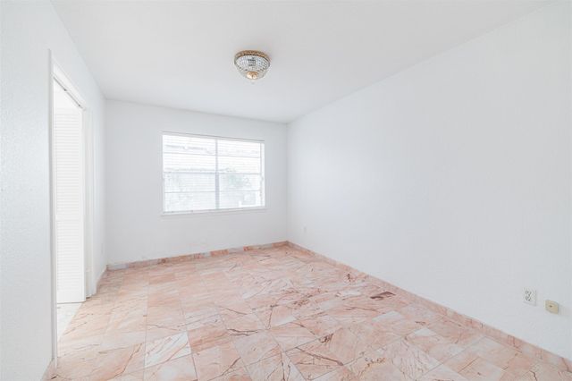 13911 Locke Lane, Houston, TX 77077