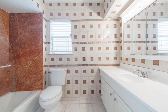 13911 Locke Lane, Houston, TX 77077