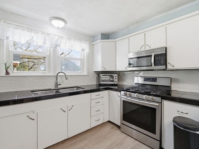 28 Court St, Lowell, MA 01852