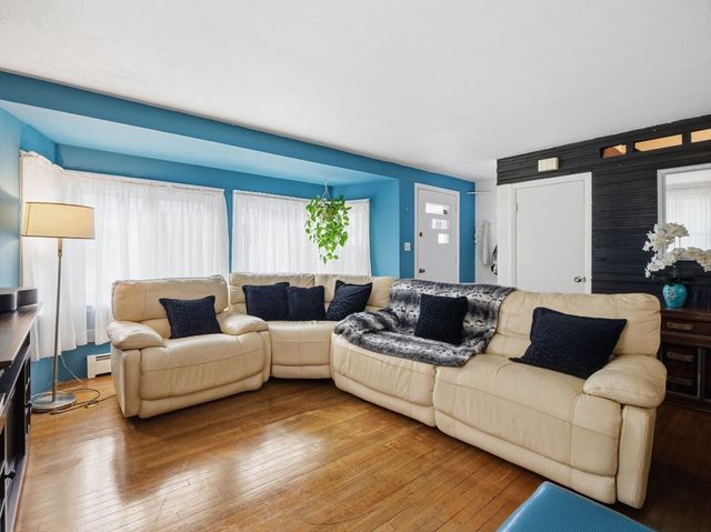 28 Court St, Lowell, MA 01852