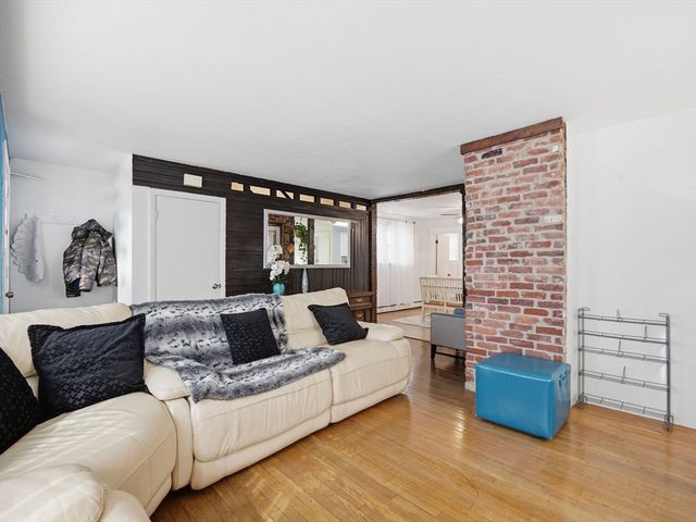 28 Court St, Lowell, MA 01852