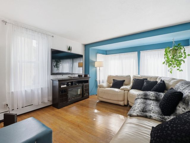 28 Court St, Lowell, MA 01852