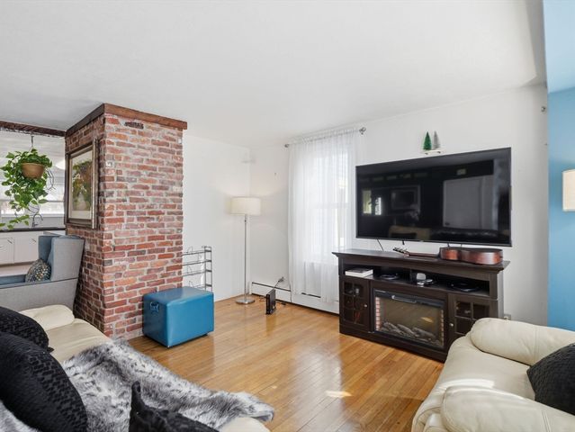 28 Court St, Lowell, MA 01852