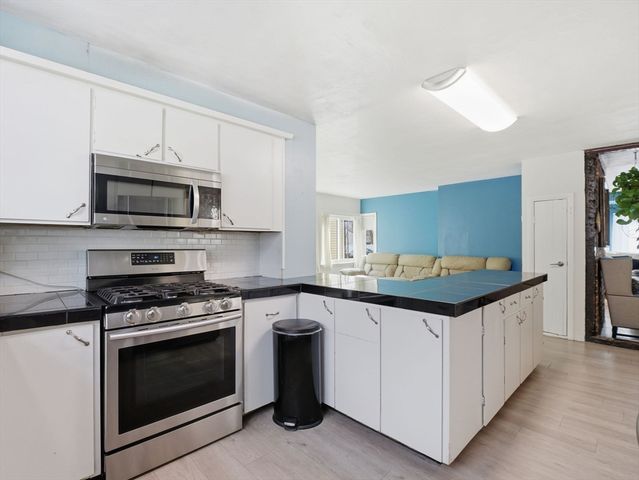 28 Court St, Lowell, MA 01852