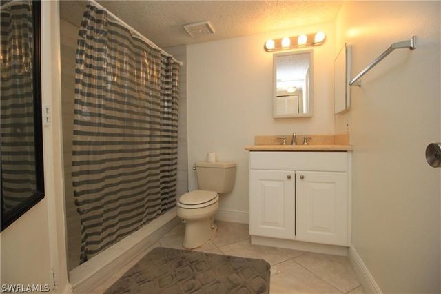 194 Santa Clara DR 194, Naples, FL 34104