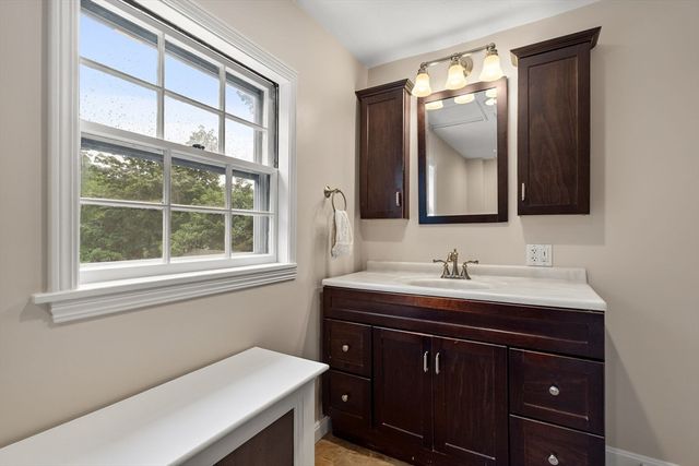 288 Union St, Weymouth, MA 02190