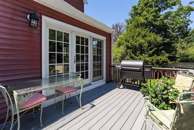 288 Union St, Weymouth, MA 02190