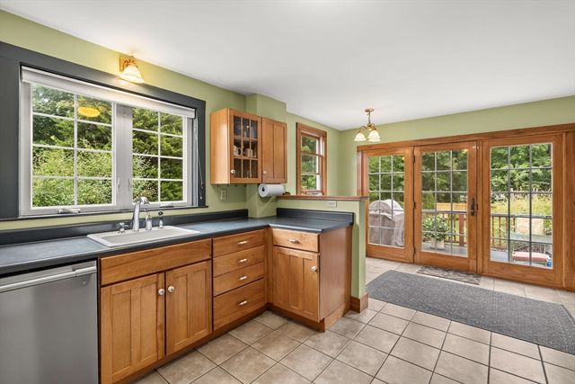 288 Union St, Weymouth, MA 02190