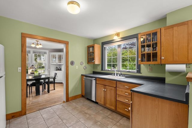 288 Union St, Weymouth, MA 02190