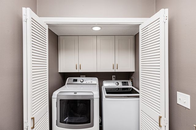 700 46th Place, West Des Moines, IA 50265