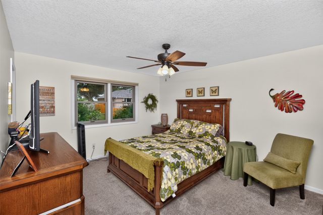 700 46th Place, West Des Moines, IA 50265
