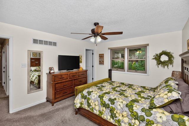 700 46th Place, West Des Moines, IA 50265