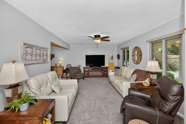 700 46th Place, West Des Moines, IA 50265
