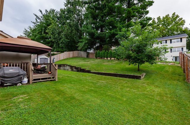 700 46th Place, West Des Moines, IA 50265
