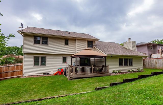 700 46th Place, West Des Moines, IA 50265