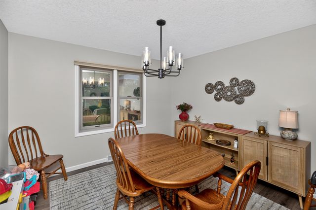 700 46th Place, West Des Moines, IA 50265