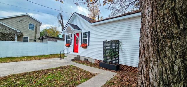 610 Hampton Street, Elloree, SC 29047