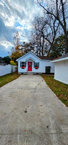 610 Hampton Street, Elloree, SC 29047