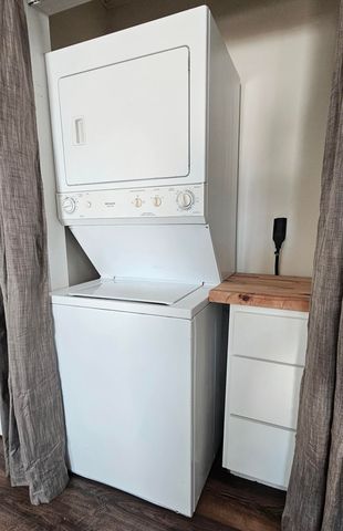 610 Hampton Street, Elloree, SC 29047