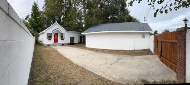 610 Hampton Street, Elloree, SC 29047