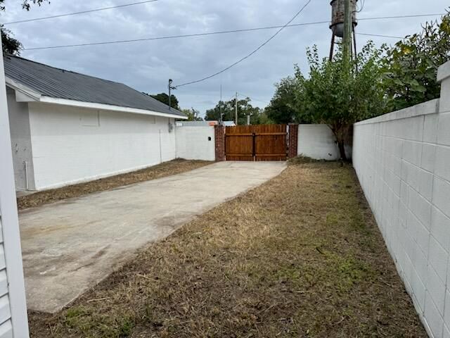 610 Hampton Street, Elloree, SC 29047