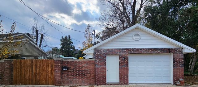 610 Hampton Street, Elloree, SC 29047