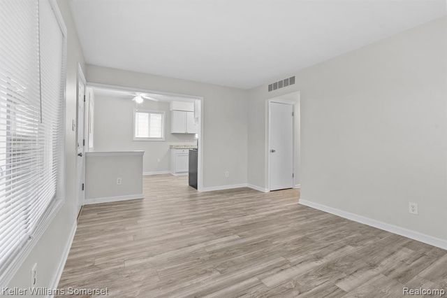 7568 Dodge Avenue, Warren, MI 48091