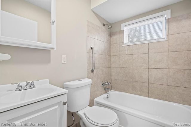 7568 Dodge Avenue, Warren, MI 48091