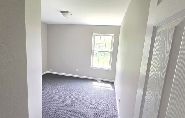 3403 Southport Drive 3403, Island Lake, IL 60042
