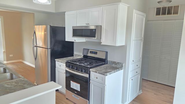 3403 Southport Drive 3403, Island Lake, IL 60042