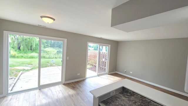 3403 Southport Drive 3403, Island Lake, IL 60042