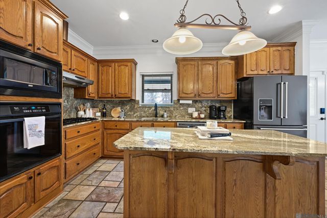 41275 Bertville Rd, Gonzales, LA 70737