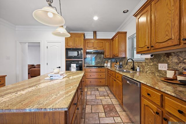 41275 Bertville Rd, Gonzales, LA 70737