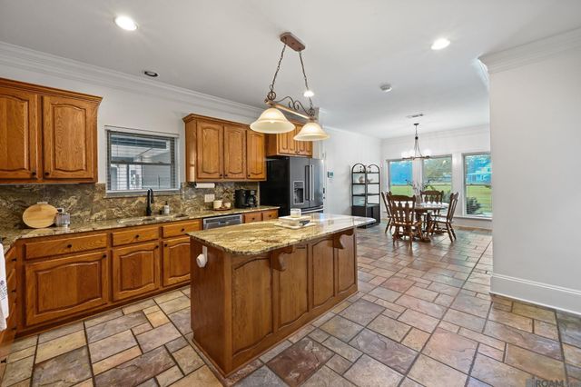 41275 Bertville Rd, Gonzales, LA 70737