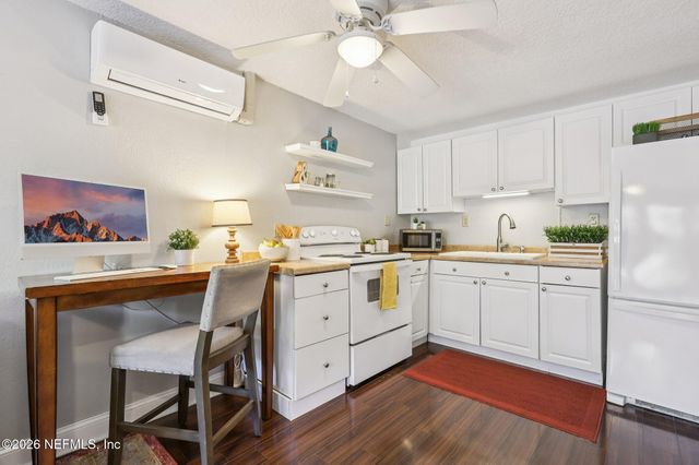 3569 OAK Street, Jacksonville, FL 32205