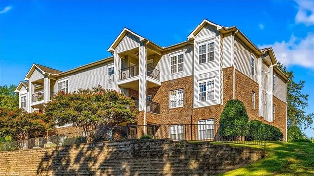200 Lennox Drive 3A, Jamestown, NC 27282